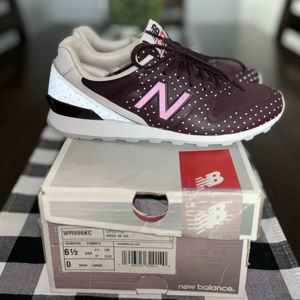 New Balance Lifestyle women’s 996 shoes - Picture 3 of 5